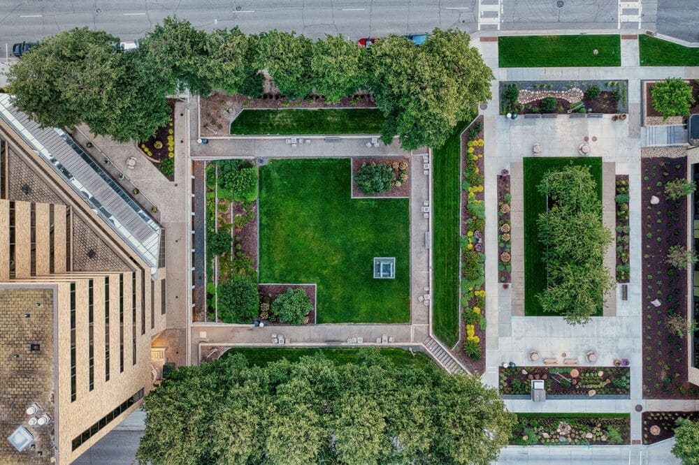 Suivi de l'entretien des espaces verts d'un parc résidentiel dans Terraxia