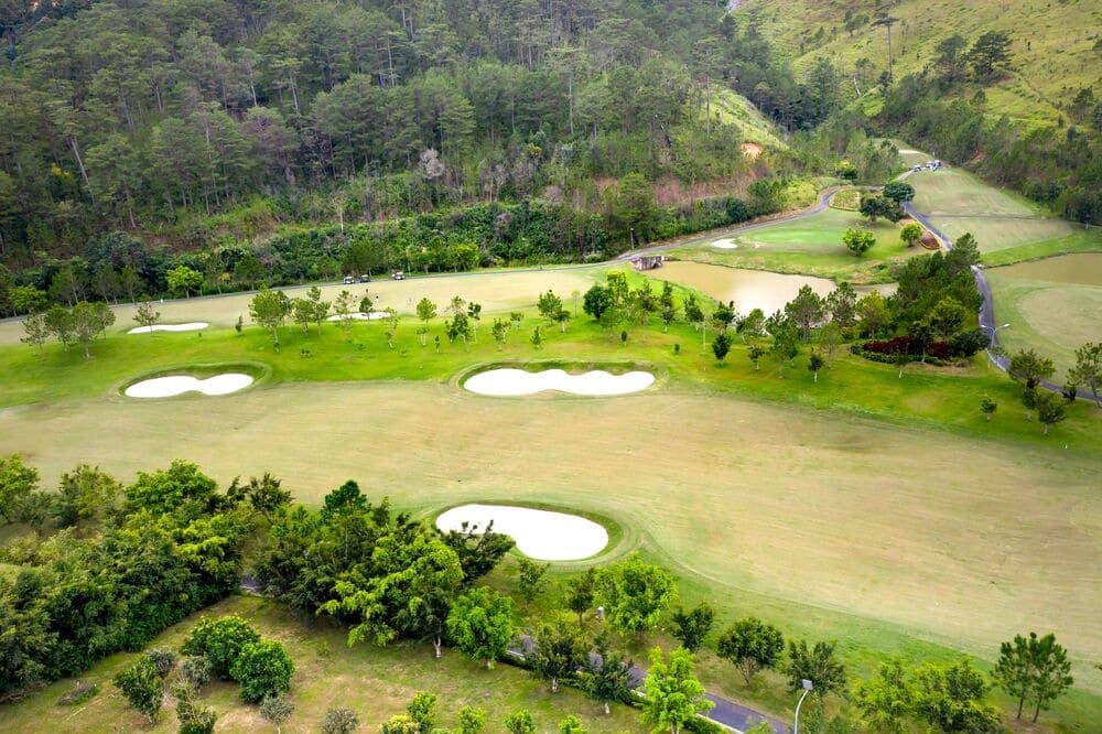 Cartographie des zones d'un parcours de golf avec tâches d'entretien dans Terraxia